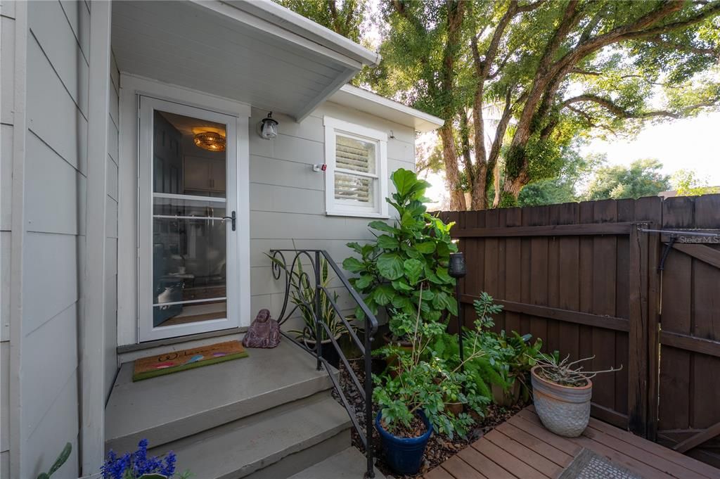 На продажу: $374,900 (2 спален, 1 ванн, 934 Квадратных фут)