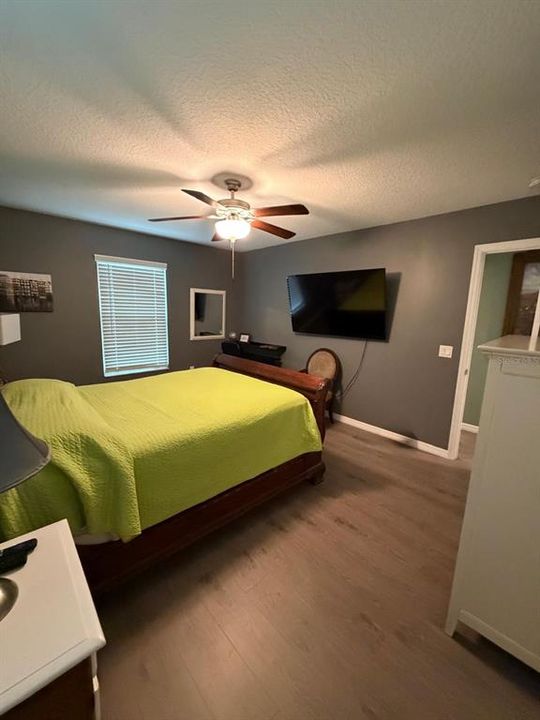 For Sale: $820,000 (5 beds, 3 baths, 2513 Square Feet)