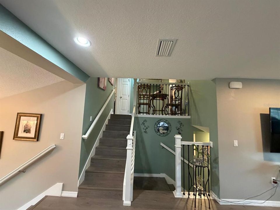 For Sale: $820,000 (5 beds, 3 baths, 2513 Square Feet)