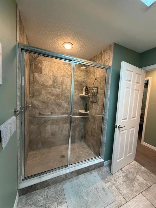 For Sale: $820,000 (5 beds, 3 baths, 2513 Square Feet)