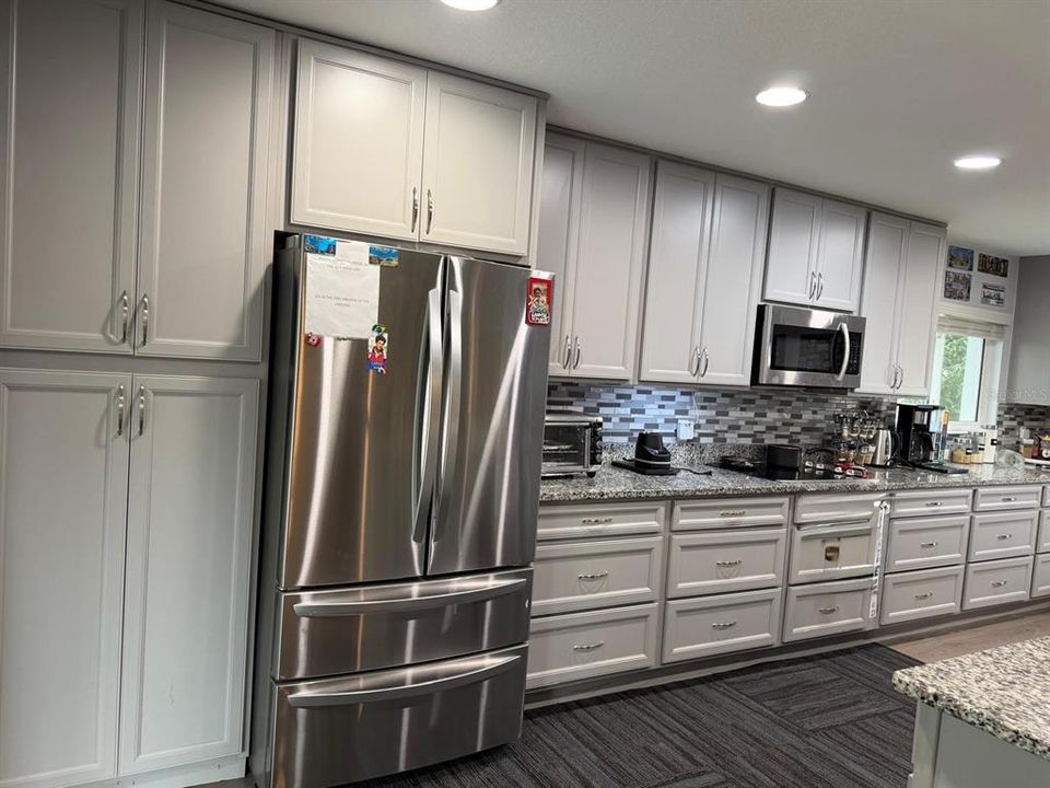 For Sale: $820,000 (5 beds, 3 baths, 2513 Square Feet)