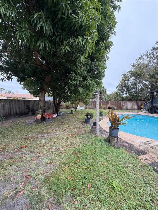 For Sale: $820,000 (5 beds, 3 baths, 2513 Square Feet)