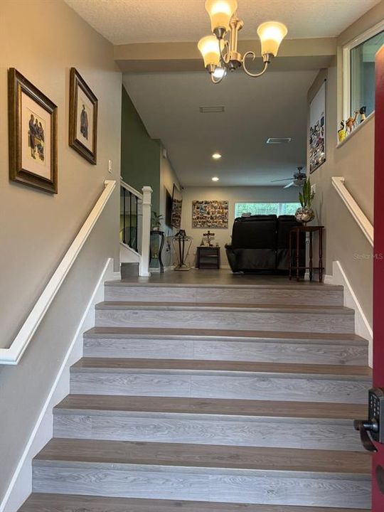 For Sale: $820,000 (5 beds, 3 baths, 2513 Square Feet)