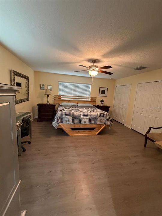 For Sale: $820,000 (5 beds, 3 baths, 2513 Square Feet)