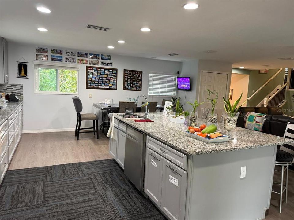 For Sale: $820,000 (5 beds, 3 baths, 2513 Square Feet)