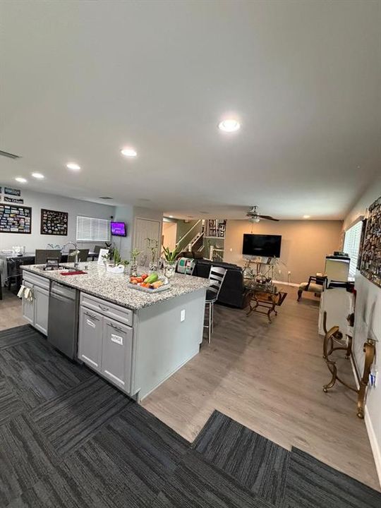 For Sale: $820,000 (5 beds, 3 baths, 2513 Square Feet)