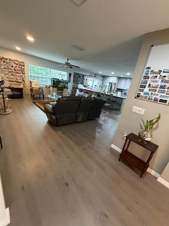 For Sale: $820,000 (5 beds, 3 baths, 2513 Square Feet)