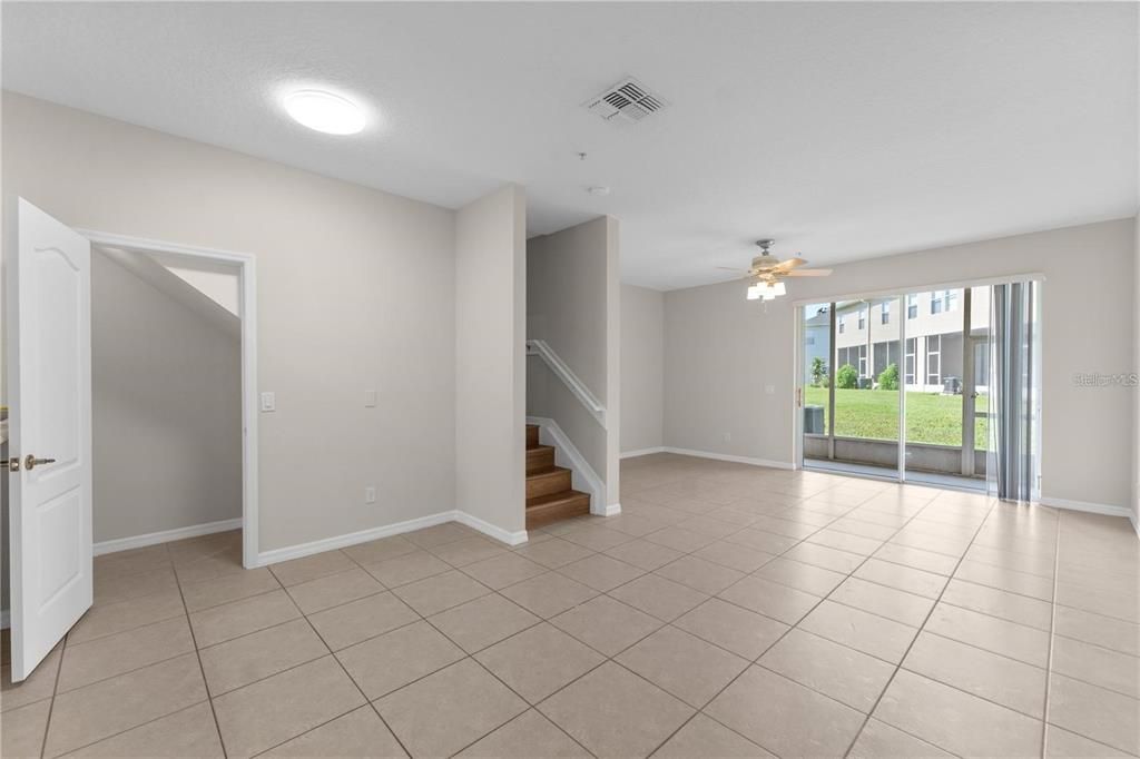 На продажу: $275,000 (3 спален, 2 ванн, 1695 Квадратных фут)