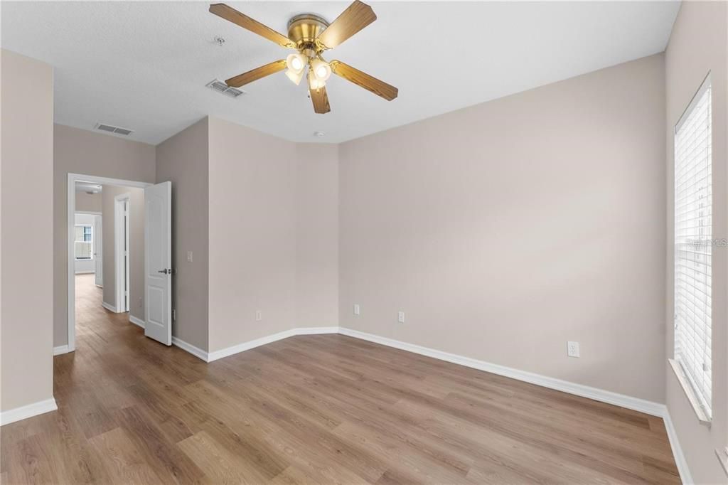 На продажу: $275,000 (3 спален, 2 ванн, 1695 Квадратных фут)