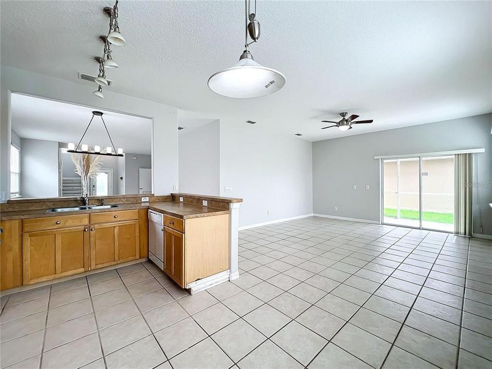 For Sale: $615,000 (4 beds, 2 baths, 2891 Square Feet)