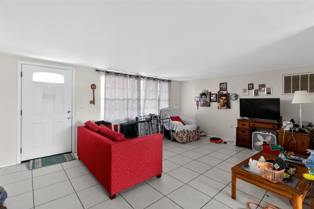 For Sale: $179,900 (2 beds, 2 baths, 1092 Square Feet)