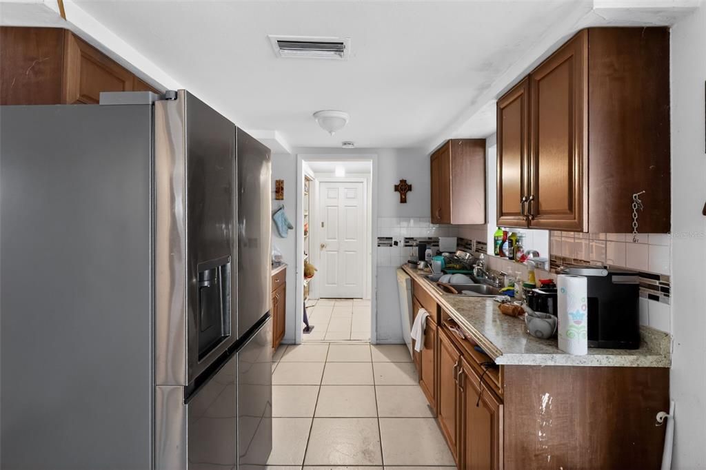 For Sale: $179,900 (2 beds, 2 baths, 1092 Square Feet)