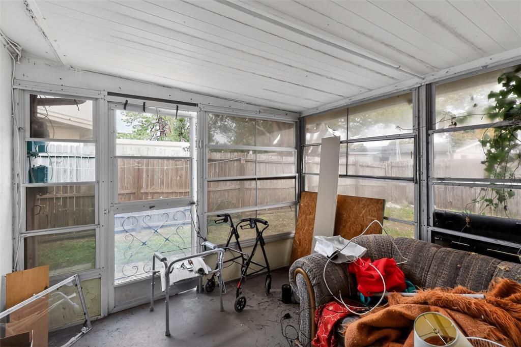 For Sale: $179,900 (2 beds, 2 baths, 1092 Square Feet)