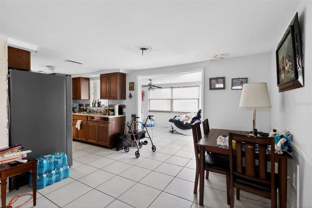 For Sale: $179,900 (2 beds, 2 baths, 1092 Square Feet)