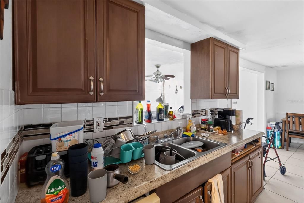 For Sale: $179,900 (2 beds, 2 baths, 1092 Square Feet)