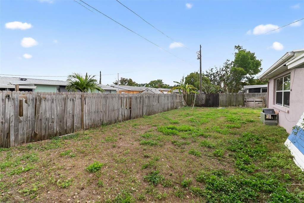 For Sale: $179,900 (2 beds, 2 baths, 1092 Square Feet)