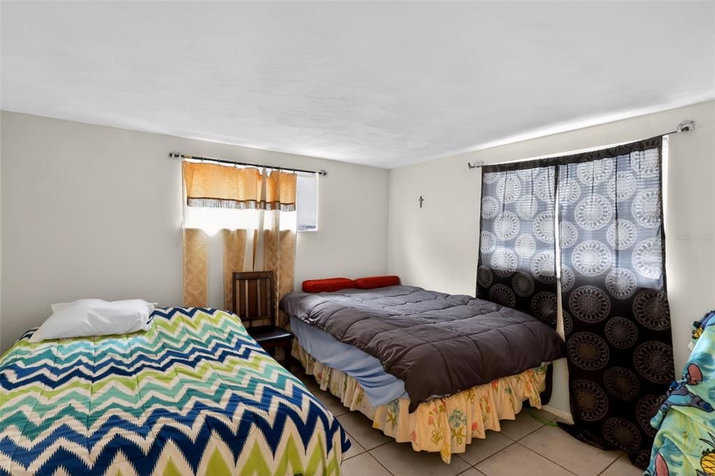 For Sale: $179,900 (2 beds, 2 baths, 1092 Square Feet)