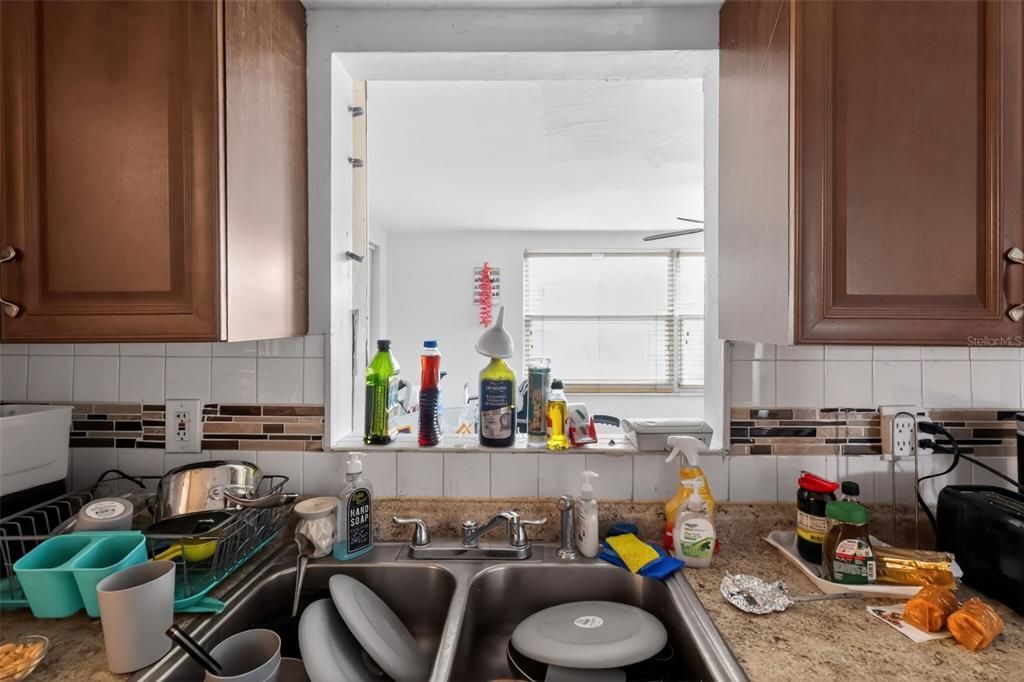 For Sale: $179,900 (2 beds, 2 baths, 1092 Square Feet)