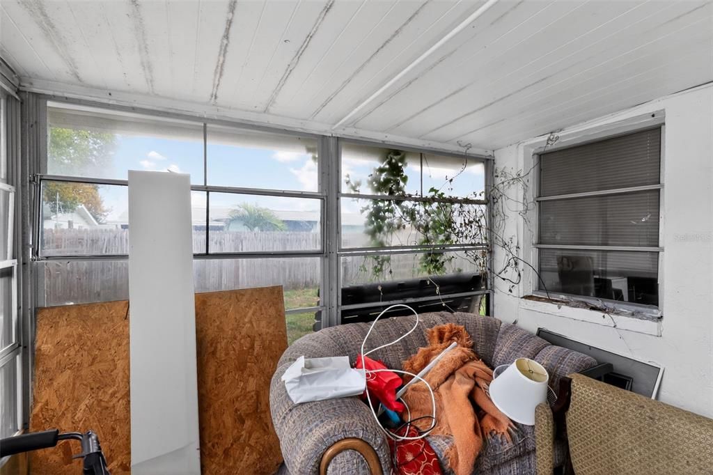 For Sale: $179,900 (2 beds, 2 baths, 1092 Square Feet)