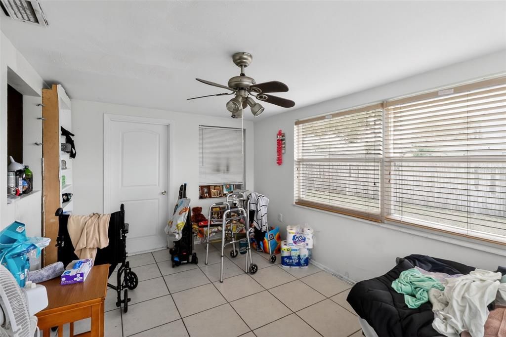 For Sale: $179,900 (2 beds, 2 baths, 1092 Square Feet)