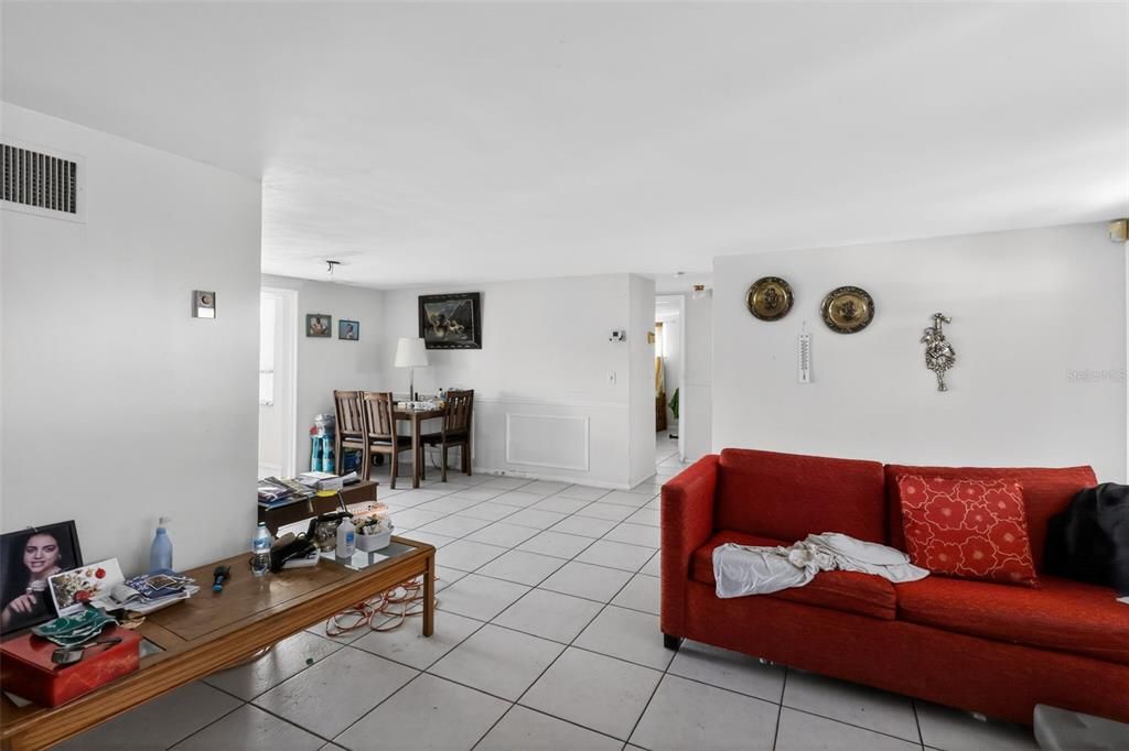 For Sale: $179,900 (2 beds, 2 baths, 1092 Square Feet)