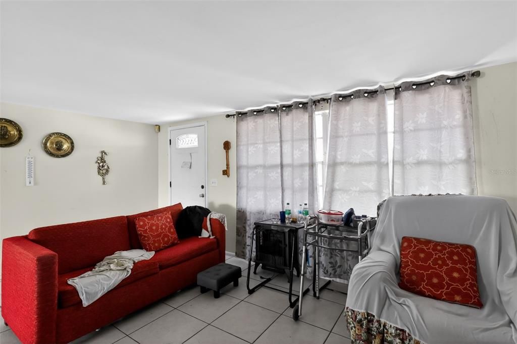 For Sale: $179,900 (2 beds, 2 baths, 1092 Square Feet)