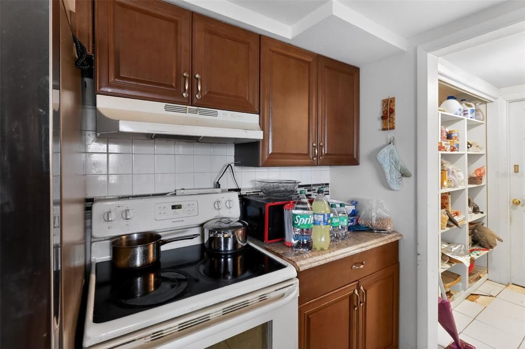 For Sale: $179,900 (2 beds, 2 baths, 1092 Square Feet)