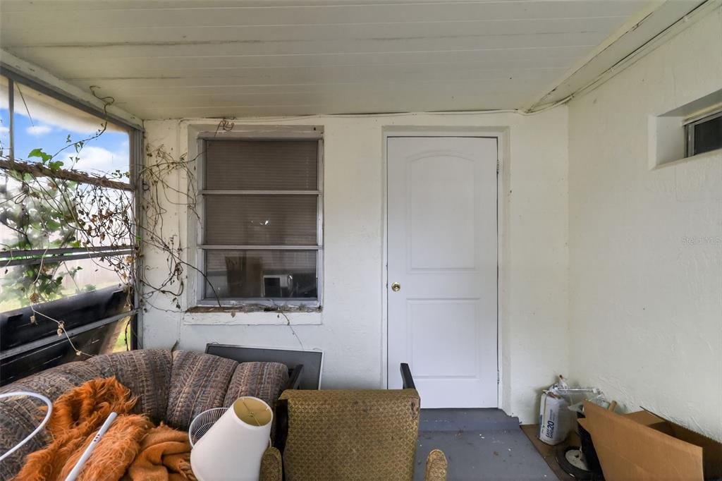 For Sale: $179,900 (2 beds, 2 baths, 1092 Square Feet)