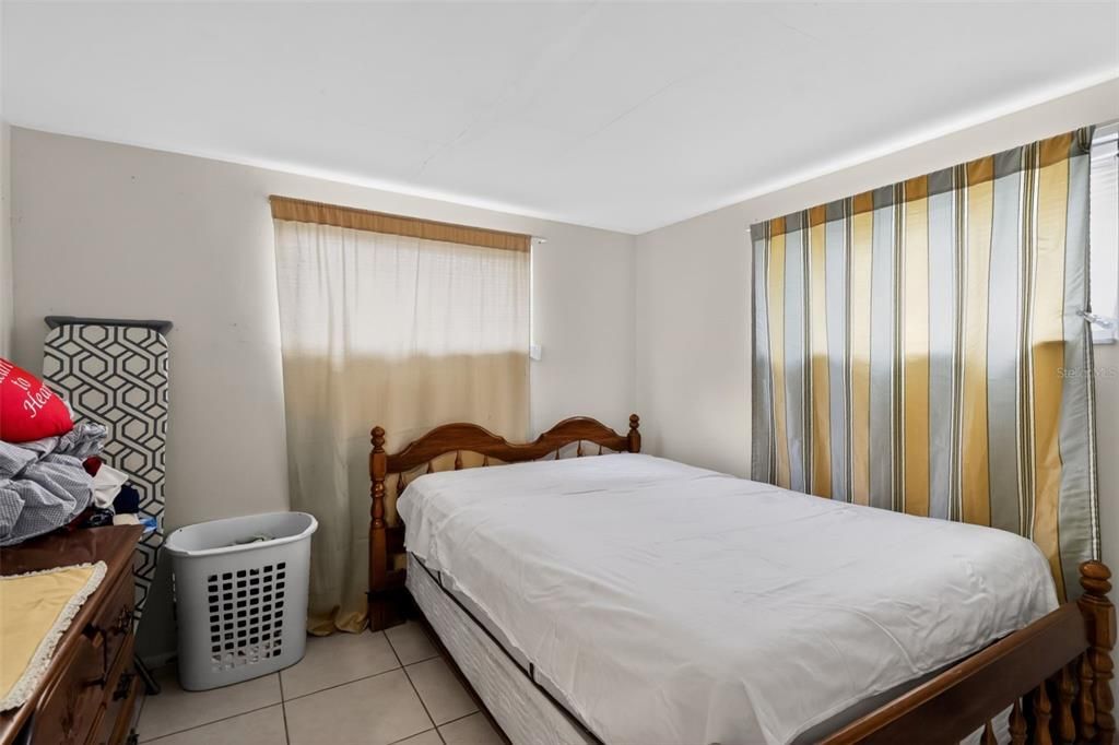 For Sale: $179,900 (2 beds, 2 baths, 1092 Square Feet)