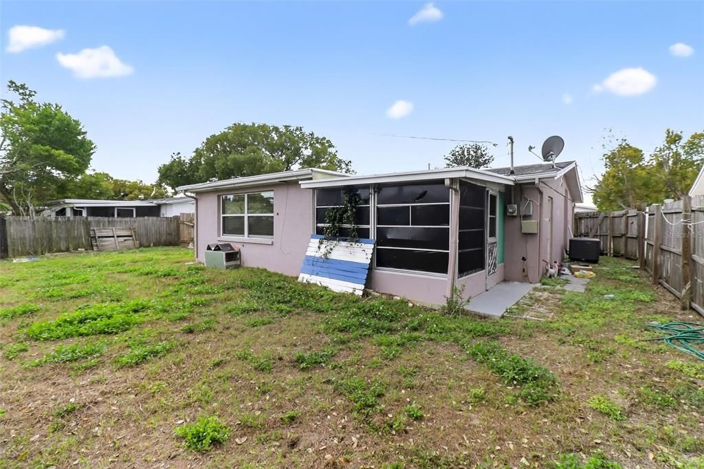 For Sale: $179,900 (2 beds, 2 baths, 1092 Square Feet)