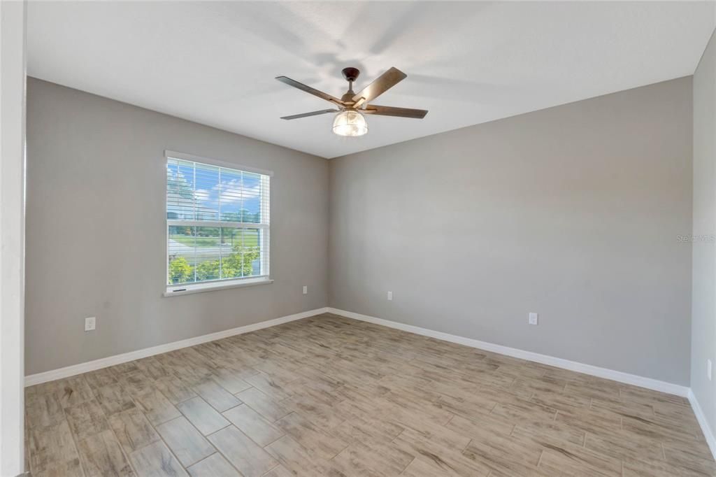 For Sale: $450,000 (4 beds, 2 baths, 2714 Square Feet)