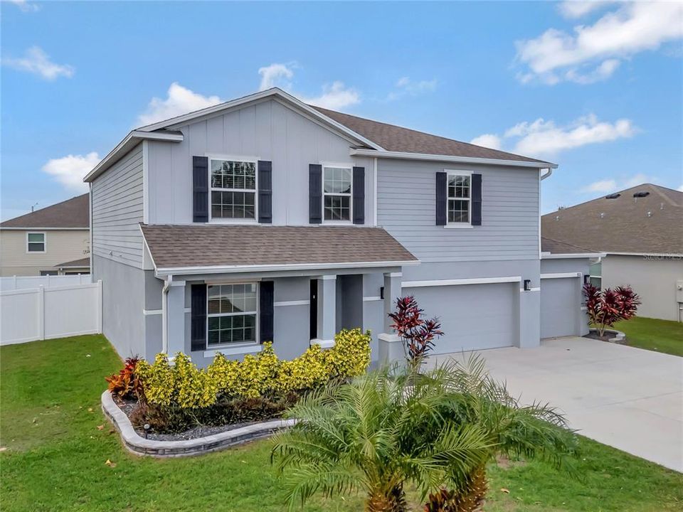 For Sale: $450,000 (4 beds, 2 baths, 2714 Square Feet)