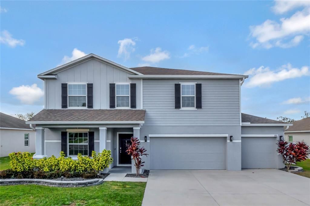 For Sale: $450,000 (4 beds, 2 baths, 2714 Square Feet)