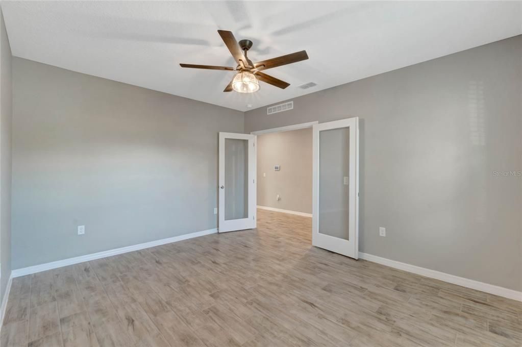 For Sale: $450,000 (4 beds, 2 baths, 2714 Square Feet)