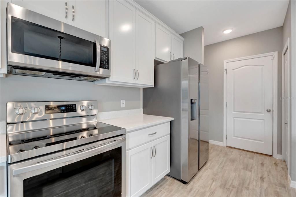 For Sale: $450,000 (4 beds, 2 baths, 2714 Square Feet)