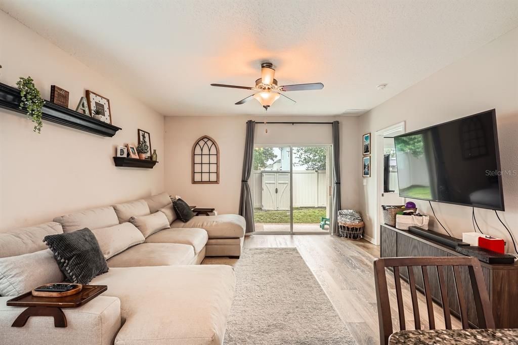 На продажу: $320,000 (3 спален, 2 ванн, 1516 Квадратных фут)