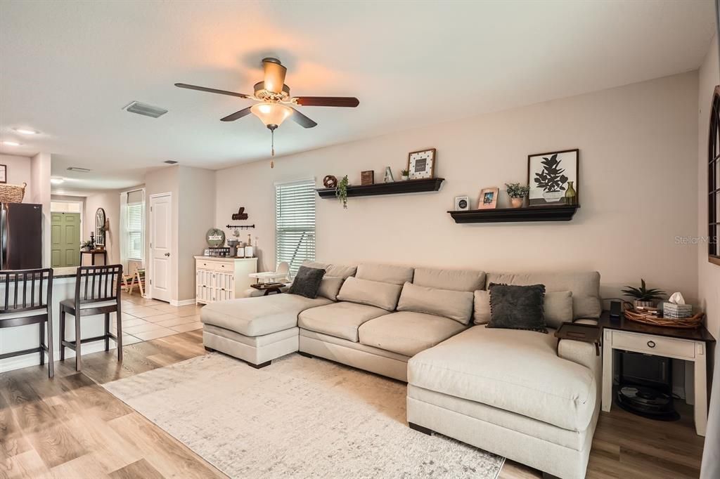 На продажу: $320,000 (3 спален, 2 ванн, 1516 Квадратных фут)