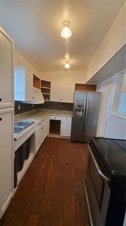 For Sale: $269,900 (4 beds, 2 baths, 1677 Square Feet)