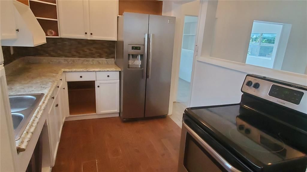 For Sale: $269,900 (4 beds, 2 baths, 1677 Square Feet)