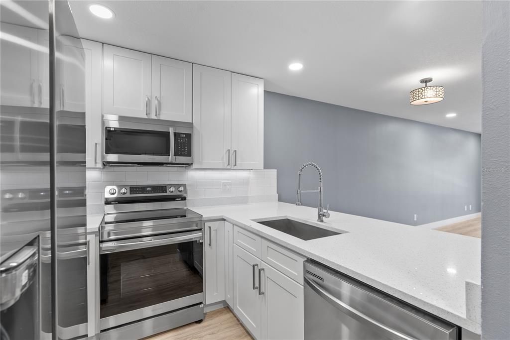 For Rent: $1,650 (2 beds, 2 baths, 864 Square Feet)