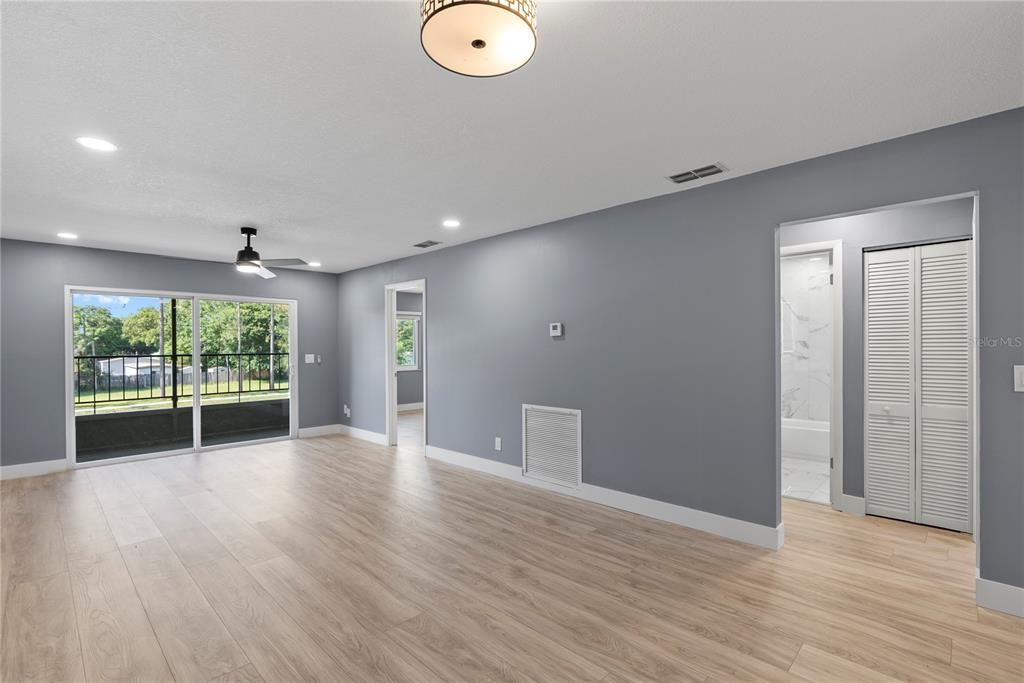 For Rent: $1,650 (2 beds, 2 baths, 864 Square Feet)