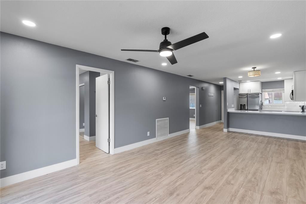 For Rent: $1,650 (2 beds, 2 baths, 864 Square Feet)