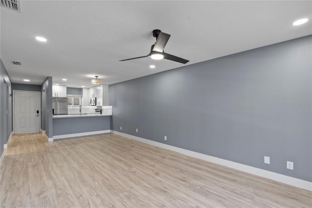 For Rent: $1,650 (2 beds, 2 baths, 864 Square Feet)