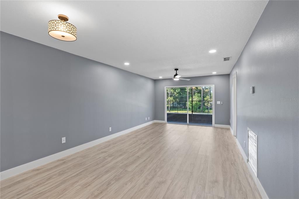 For Rent: $1,650 (2 beds, 2 baths, 864 Square Feet)