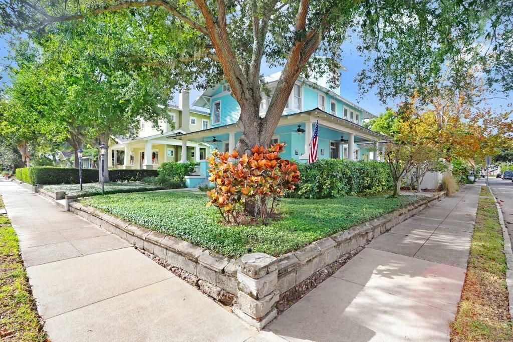 For Sale: $2,000,000 (3 beds, 2 baths, 2378 Square Feet)