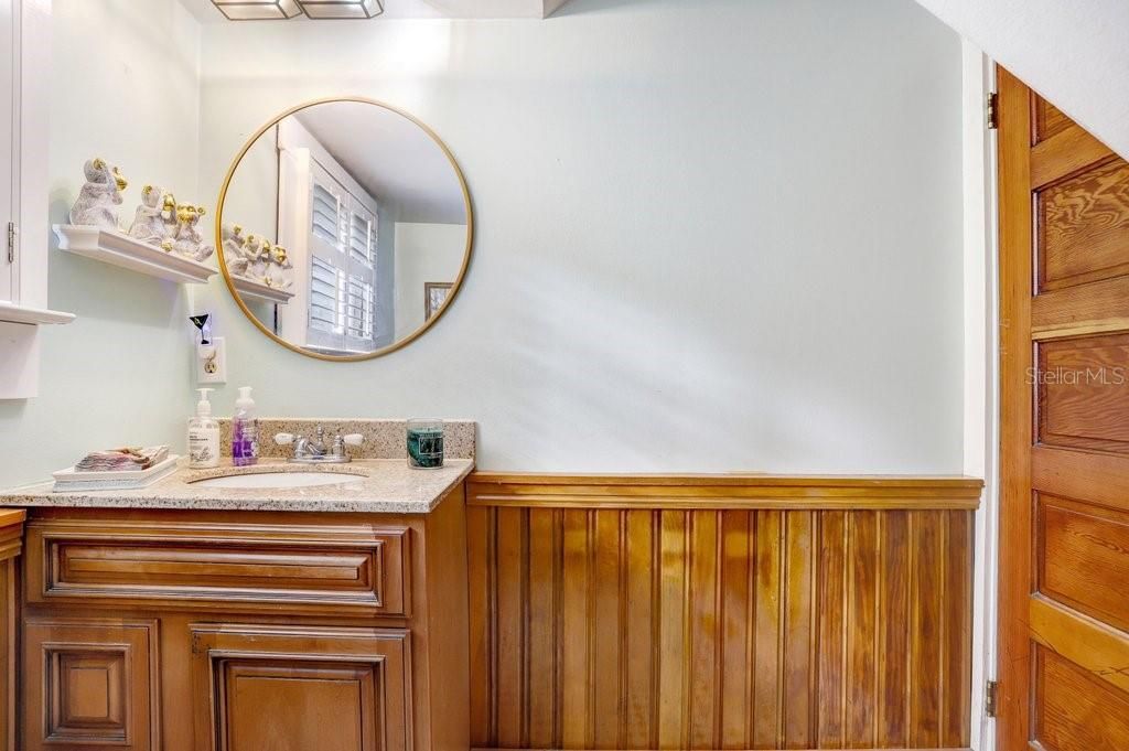 For Sale: $2,000,000 (3 beds, 2 baths, 2378 Square Feet)