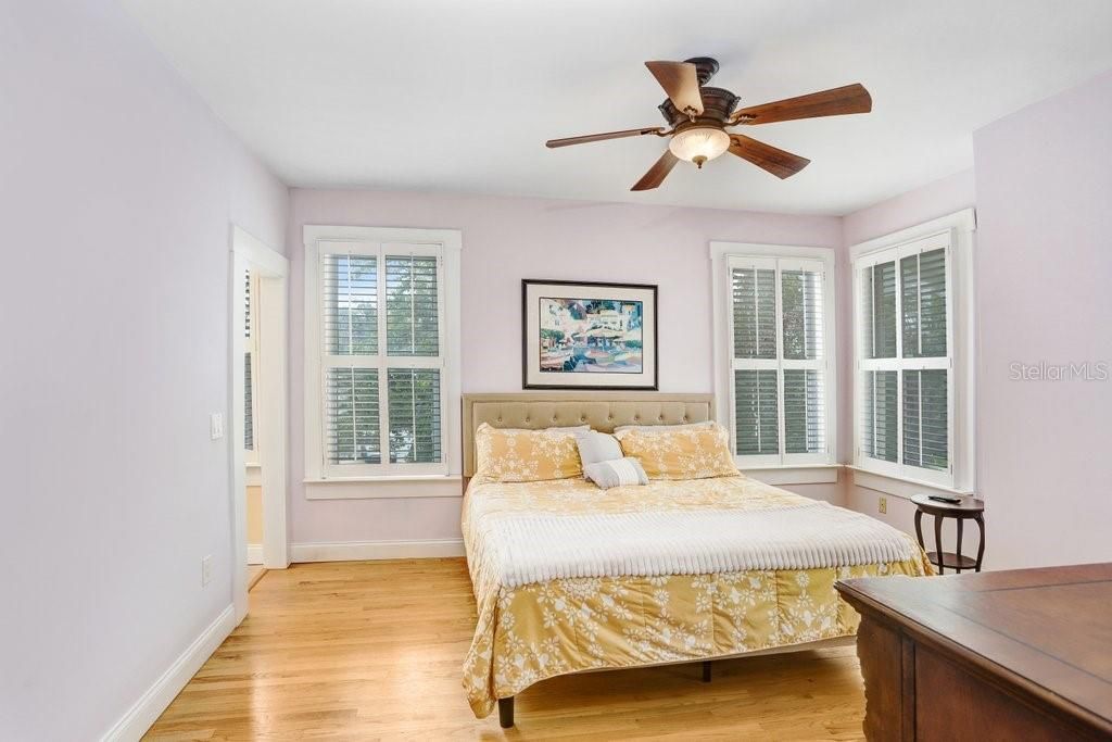 For Sale: $2,000,000 (3 beds, 2 baths, 2378 Square Feet)