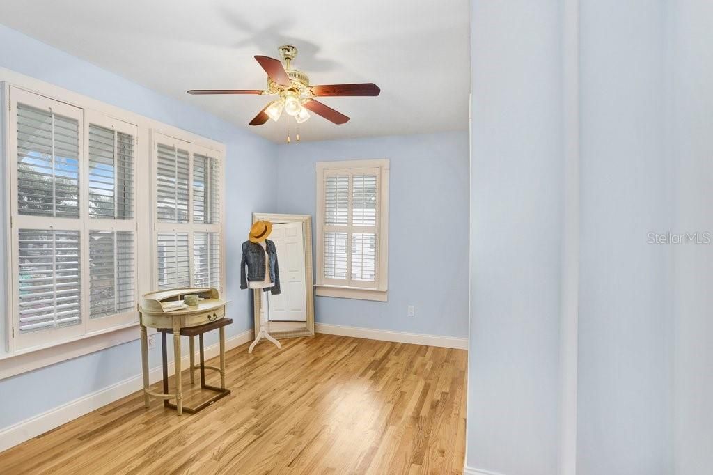 For Sale: $2,000,000 (3 beds, 2 baths, 2378 Square Feet)