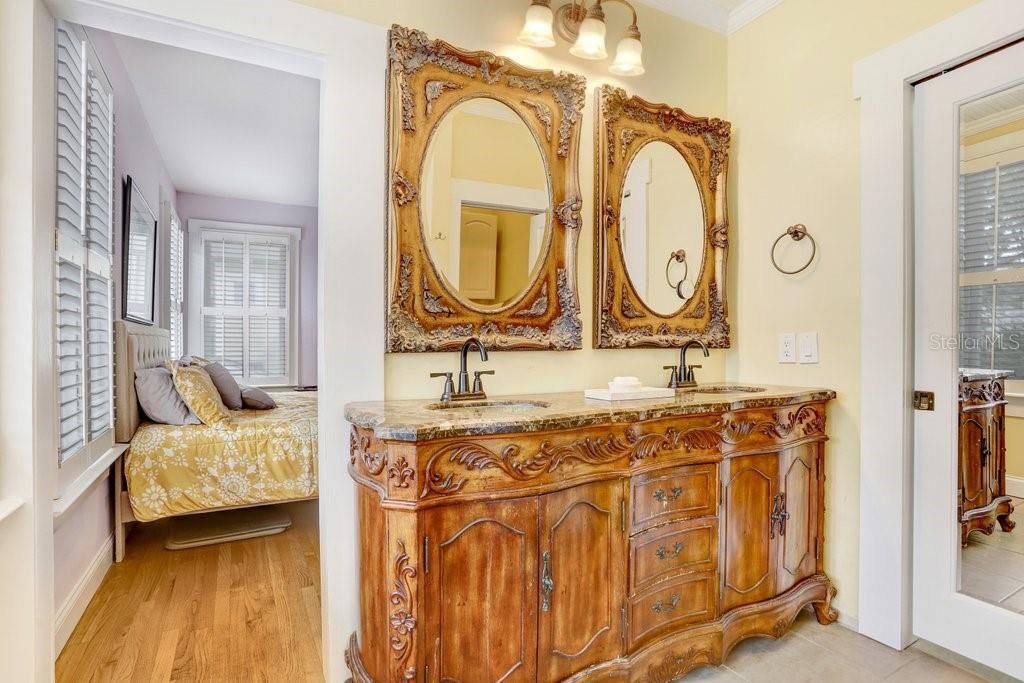 For Sale: $2,000,000 (3 beds, 2 baths, 2378 Square Feet)