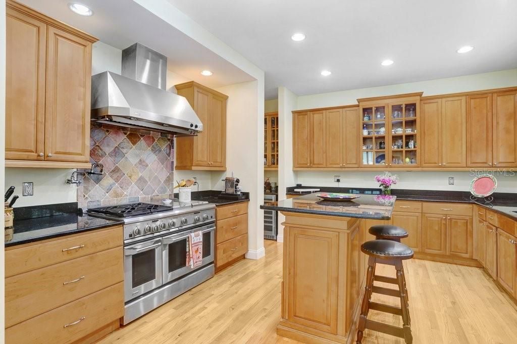 For Sale: $2,000,000 (3 beds, 2 baths, 2378 Square Feet)